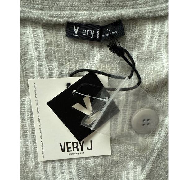 Very J Animal Print Button Down Cardigan Sweater Gray Size Large - Picture 6 of 10